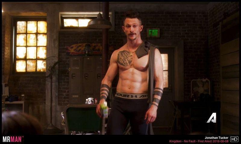 Jonathan Tucker Sexy