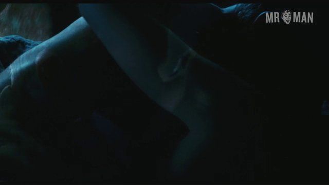 Matt Damon in The Adjustment Bureau (2011) Shirtless Shirtless Straight 2377
