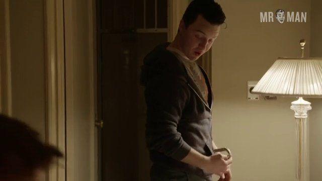 Hottest Cameron Monaghan Scene in Shameless. Gay, Sexy, Shirtless, Underwear, bathing suit, bulge. 4616