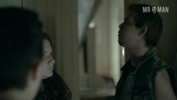 Noel Fisher in Shameless (2011-2021) Butt Shirtless Butt Gay 8661