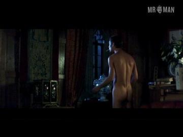 Jude Law Naked in Wilde. Butt, Shirtless, gay, sexy. 2365