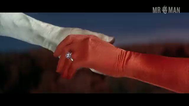 Guy Pearce Nude in The Adventures of Priscilla, Queen of the Desert. Butt, Sexy, Underwear, bulge, shirtless. 1906