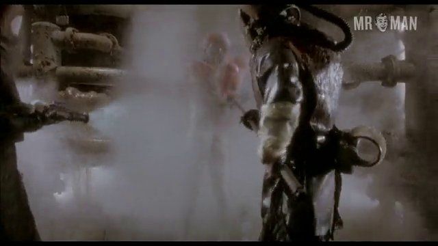 Bruce Willis Nude in Twelve Monkeys. Butt, Shirtless, balls, bulge. 1480