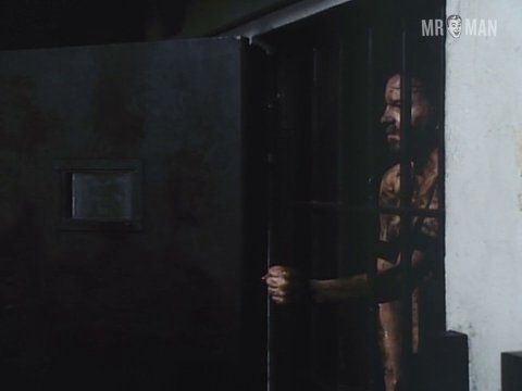 Kiefer Sutherland Nude in Last Light. Butt, Sexy, Shirtless. 3448