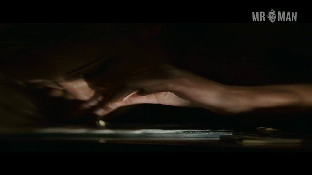 Daniel Craig Naked as Joe Scott. Butt, Shirtless, Straight, sexy. 1131