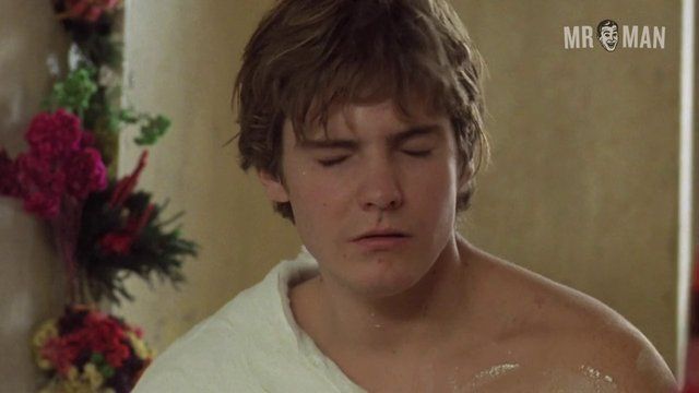 Good Bye, Lenin!'s Sexiest Scenes with Daniel Brühl. Bulge, Shirtless, Underwear. 10326