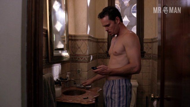 Entourage's Sexiest Scenes with Kevin Dillon. Shirtless. 10002