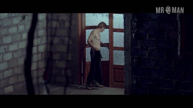 Hottest Christopher Lambert Scene in White Material. Shirtless. 4832