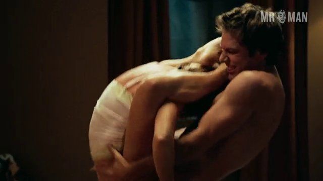 Dane Cook in Good Luck Chuck (2007) Butt Shirtless Straight Bulge Butt 104