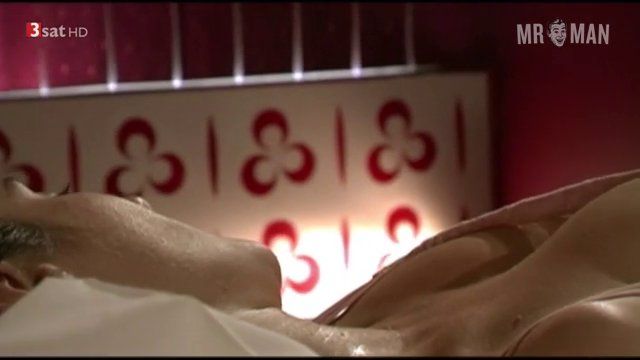 Gonzalo Valenzuela Nude in En la cama. Butt, Sexy, Shirtless, Straight, Underwear, Bulge, balls, penis. 5854