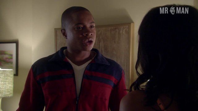 Sexiest Scenes of Security Guard / Chase from Blue Mountain State. Sexy, Shirtless, Straight. 12863