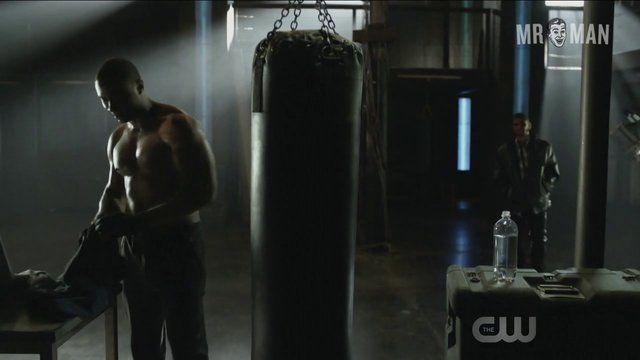 Sexiest David Ramsey Scene in Arrow. Shirtless, sexy. 16879