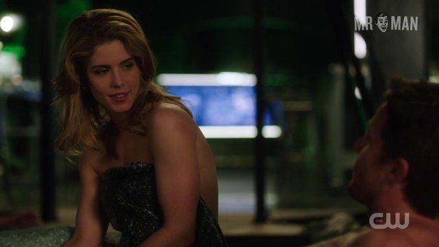 Hottest Stephen Amell Scene in Arrow. Shirtless, sexy, straight. 19718