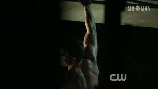 Stephen Amell in Arrow (2012-2019) Shirtless Sexy Shirtless 577
