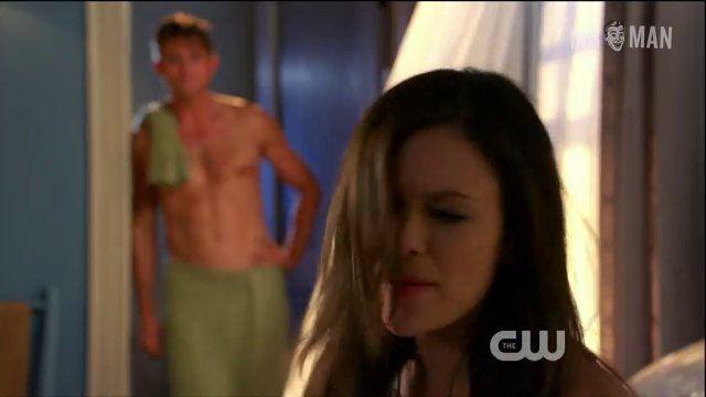 Wilson Bethel in Hart of Dixie (2011-2015) Shirtless Sexy Shirtless 437