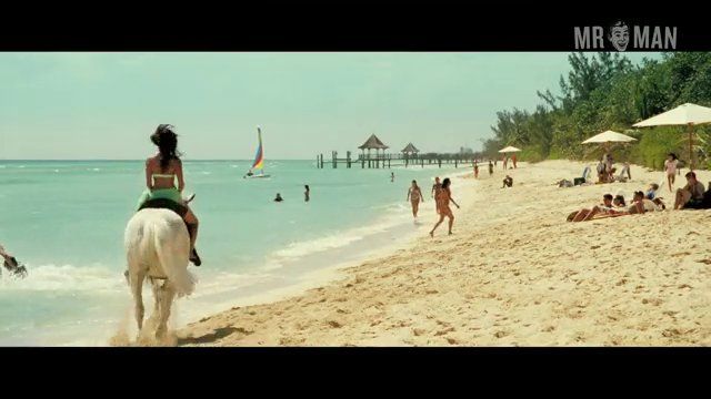 Daniel Craig in Casino Royale (2006) Shirtless Bathing Suit Bathing Suit Sexy 2621