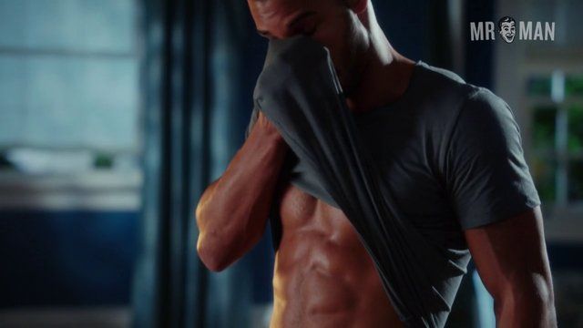 Sexiest Nathan Owens Scene in Devious Maids. Shirtless, sexy, straight. 10021