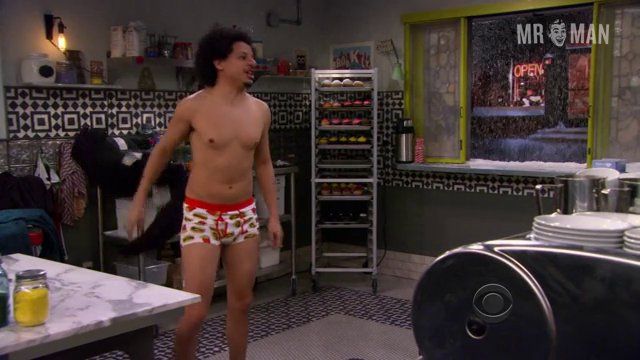 2 Broke Girls's Sexiest Scenes with Eric André. Shirtless, Straight, Underwear, sexy. 3882