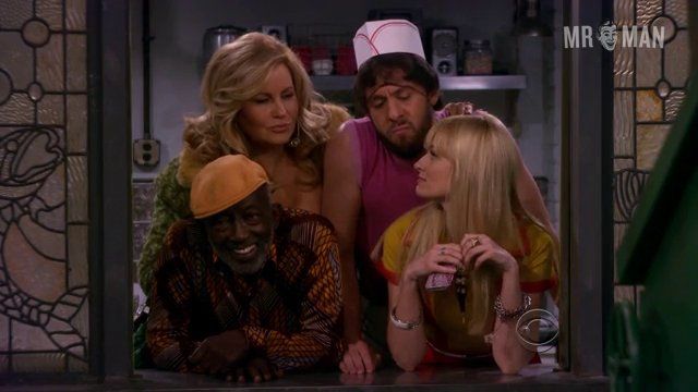 Sexiest Eric André Scene in 2 Broke Girls. Sexy, Shirtless, straight, underwear. 4081