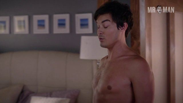 Hottest Tyler Blackburn Scene in Pretty Little Liars. Shirtless, sexy, underwear. 13424