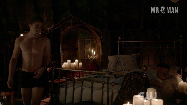 Hottest Nathaniel Buzolic Scene in The Originals. Shirtless, Underwear, sexy. 13274