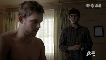 Max Thieriot in Bates Motel (2013-2017) Sexy Shirtless Sexy Shirtless 4706