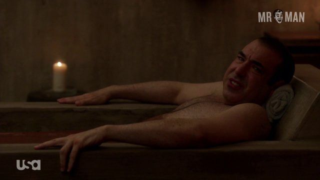Sexiest Scenes of Louis Litt from Suits. Shirtless, bathing suit, bulge. 15923