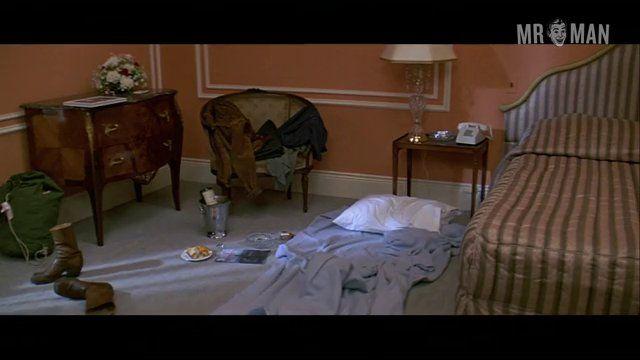 Paul Hogan in Crocodile Dundee (1986) Sexy Shirtless Sexy Shirtless 5052