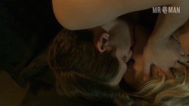 Sexiest Scenes of Roman Godfrey from Hemlock Grove. Shirtless, butt, sexy. 5999