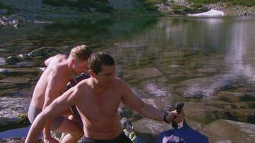 Bear Grylls, Derek Hough in Running Wild with Bear Grylls (2014-2018) Bulge Shirtless Underwear Sexy Bulge Sexy 24995
