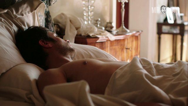 Sexiest Gael García Bernal Scene in Mozart in the Jungle. Shirtless. 17437
