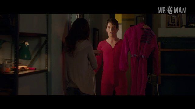 Miles Teller in Two Night Stand (2014) Bulge Sexy Bulge Sexy 8284