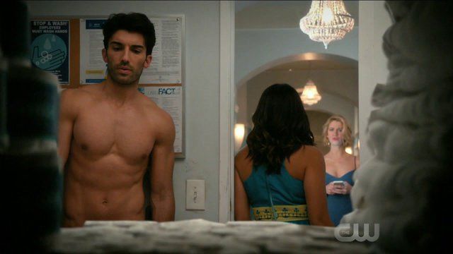 Sexiest Scenes of Rafael Solano from Jane the Virgin. Shirtless, sexy, straight. 23651
