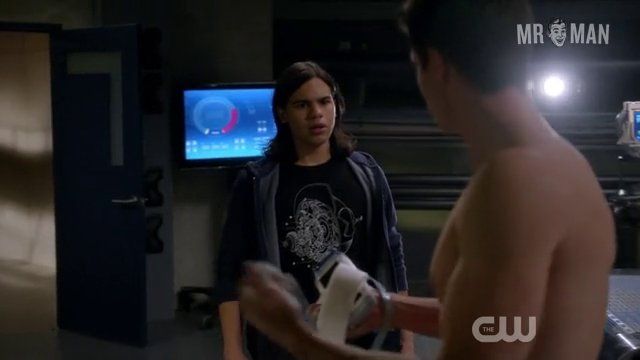 The Flash's Sexiest Scenes with Robbie Amell. Sexy, Shirtless. 8304