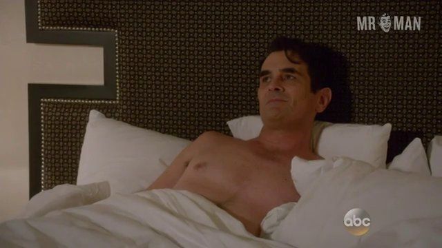 Hottest Ty Burrell Scene in Modern Family. Sexy, Shirtless, Underwear, bathing suit. 8318
