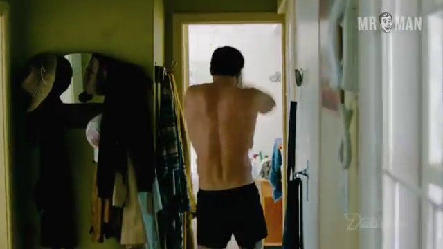 Safe House's Sexiest Scenes with Ryan Reynolds. Shirtless. 9180