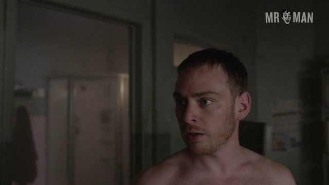 Sexiest Scenes of Cisco from Mr. Robot. Sexy, Shirtless, butt, straight. 15803