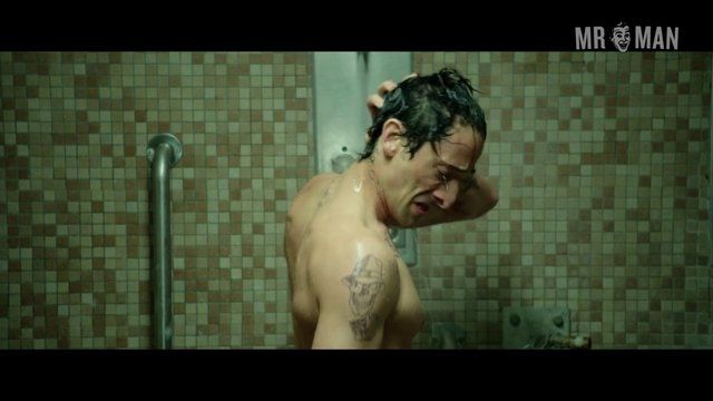 Adrien Brody in American Heist (2014) Sexy Shirtless Sexy Shirtless 11031