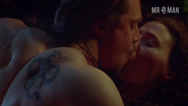 Alexander Dreymon Naked as Uhtred of Bebbanburg. Butt, Shirtless, Straight, balls, sexy. 12435
