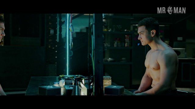 Dhoom: 3's Sexiest Scenes with Aamir Khan. Shirtless. 12018