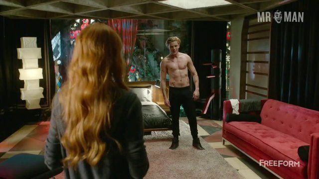 Shadowhunters's Sexiest Scenes with Dominic Sherwood. Sexy, Shirtless, straight. 12828