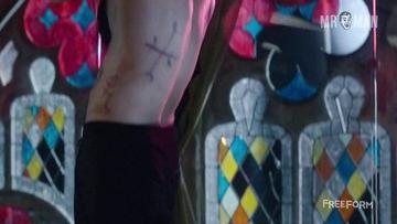 Matthew Daddario in Shadowhunters (2016-2019) Sexy Shirtless Gay Sexy 13275