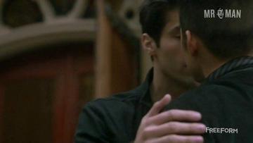Matthew Daddario, Harry Shum Jr. in Shadowhunters (2016-2019) Gay Sexy Gay Sexy 18790