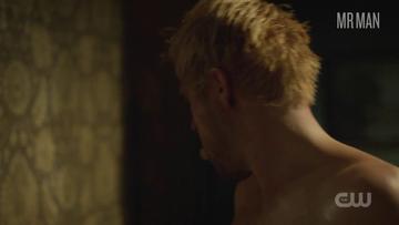 Hottest Matt Ryan Scene in Legends of Tomorrow. Shirtless. 26708