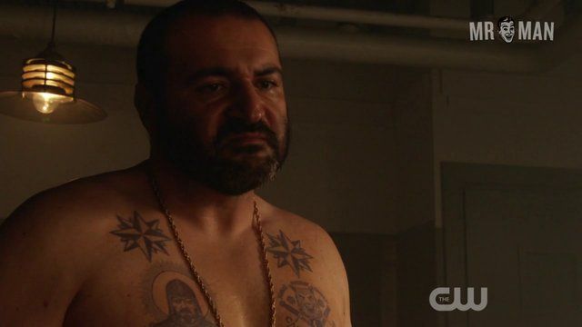 Sexiest Scenes of Rip Hunter from Legends of Tomorrow. Shirtless. 13049