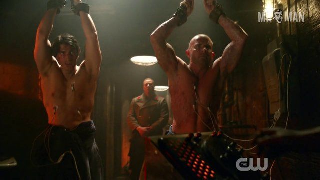 Legends of Tomorrow's Sexiest Scenes with Brandon Routh. Shirtless. 13050