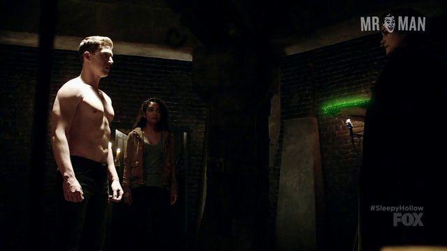 Sexiest Zach Appelman Scene in Sleepy Hollow. Shirtless. 13471