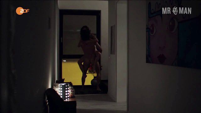 Stephan Luca Naked in Neues aus dem Reihenhaus. Butt, Shirtless, Straight, sexy. 14413