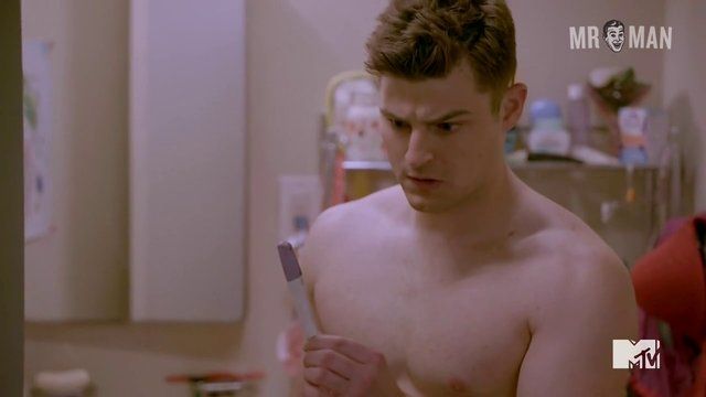 Sexiest Kevin Bigley Scene in Loosely Exactly Nicole. Sexy, Shirtless, Underwear, bulge, straight. 16243