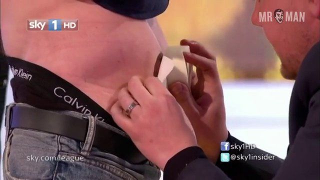 Niall Horan Naked as Himself. Butt. 15981